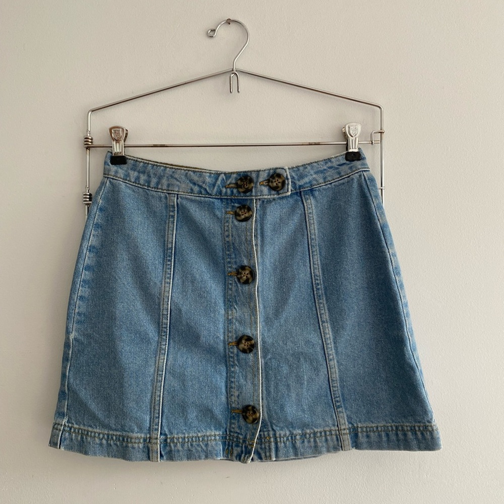 Urban outfitters BDG denim skirt w/ buttons down the front | Size small